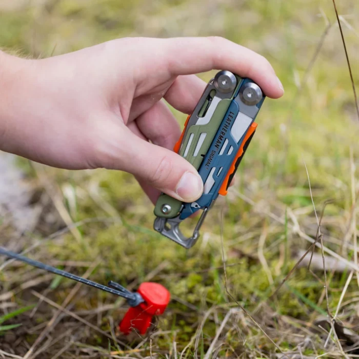 Мульти-инструмент с плоскогубцами и ножом LEATHERMAN Signal Tundrascape (Multi-Tool)
