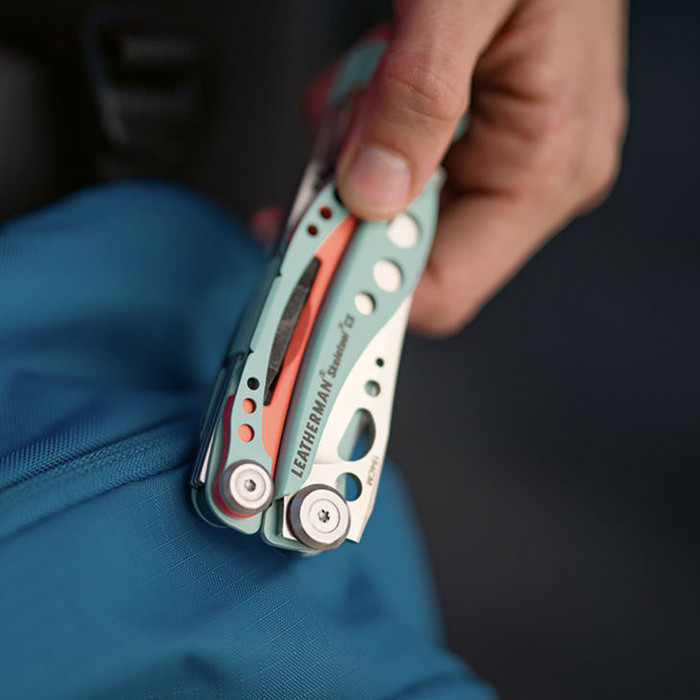 Нож-мультитул с инструментами LEATHERMAN Skeletool CX Black