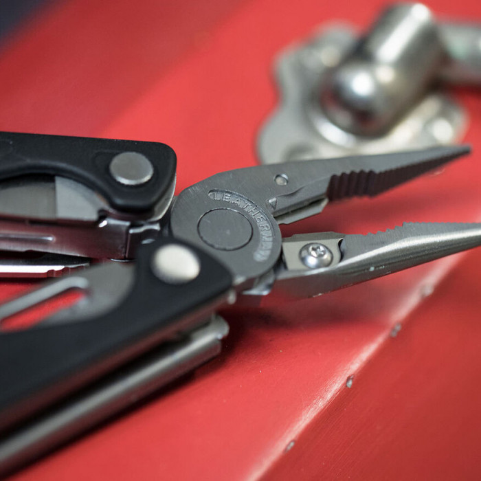 Нож-мультитул с инструментами LEATHERMAN Charge Plus Stainless Steel