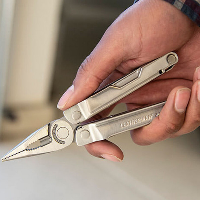 Мультитул с плоскогубцами LEATHERMAN Bond